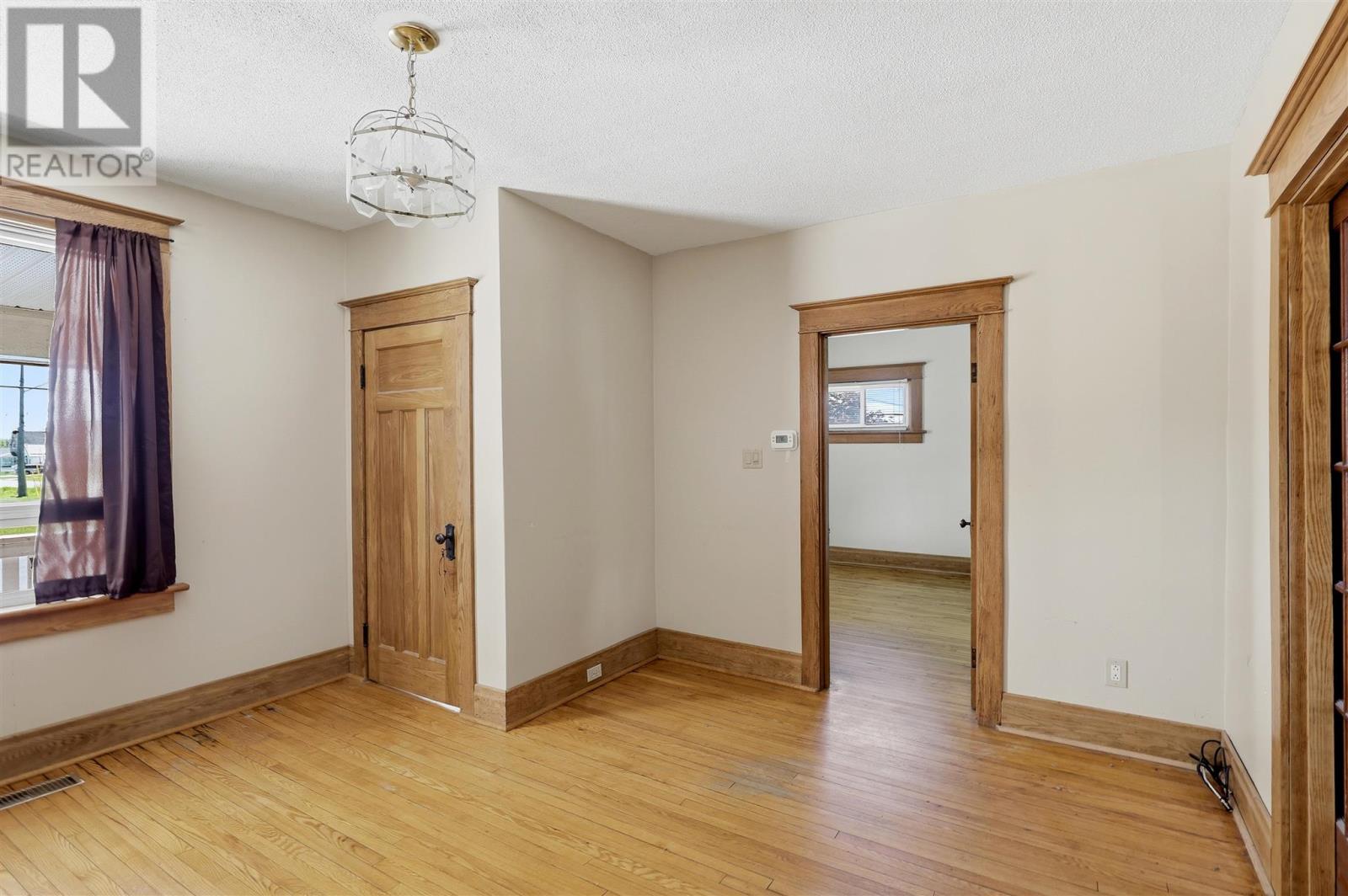 120 Mcnabb St, Sault Ste. Marie, Ontario  P6B 1X9 - Photo 3 - SM261556