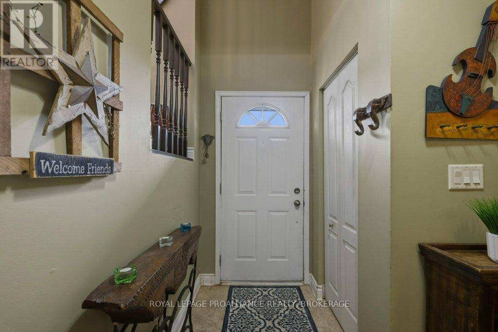 882 Winchester Lane, Kingston, Ontario  K7P 2S6 - Photo 4 - X13492756