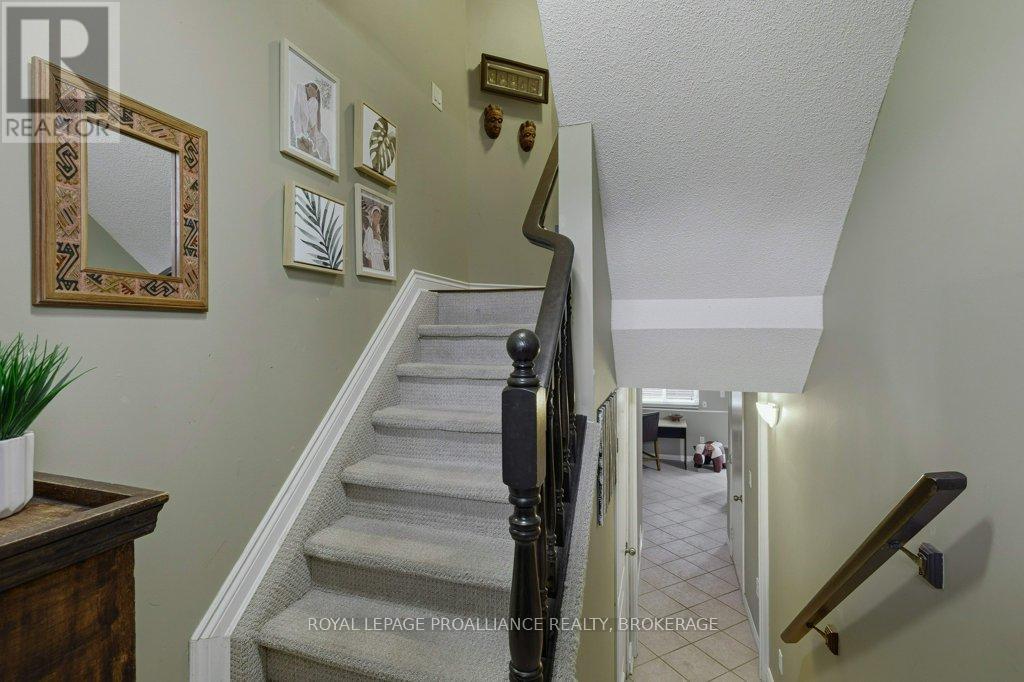 882 Winchester Lane, Kingston, Ontario  K7P 2S6 - Photo 5 - X13492756