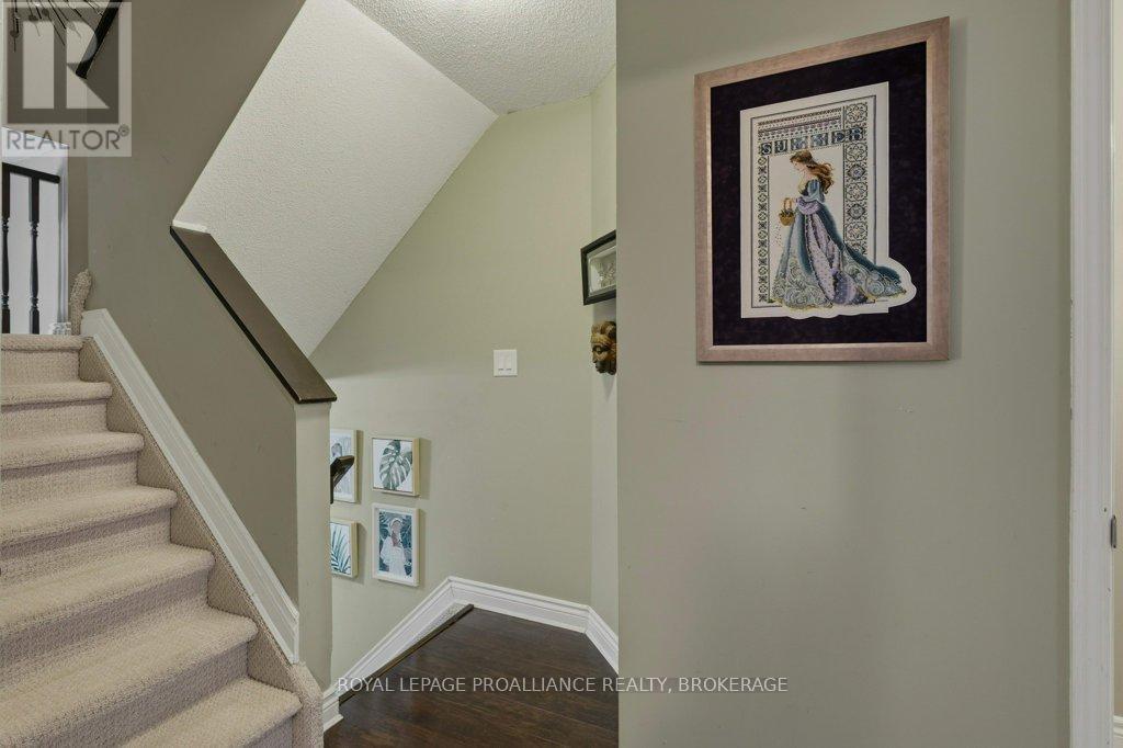 882 Winchester Lane, Kingston, Ontario  K7P 2S6 - Photo 6 - X13492756