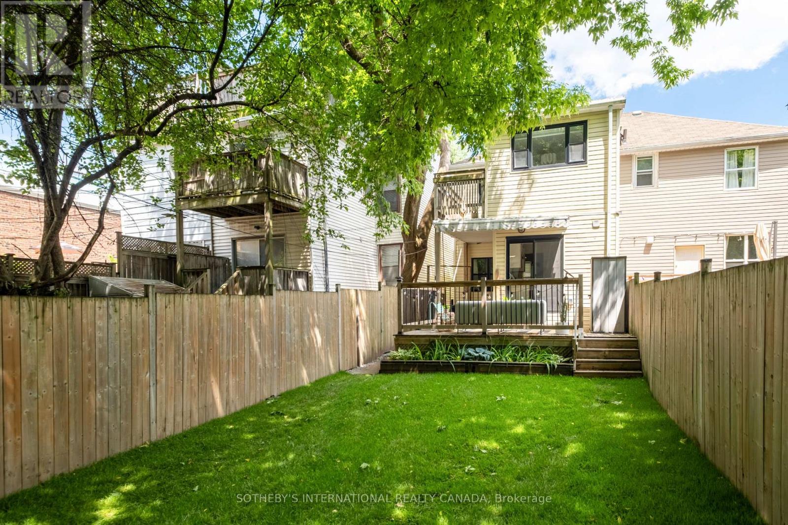 22 Connaught Avenue, Toronto, Ontario  M4L 2V9 - Photo 24 - E13457150