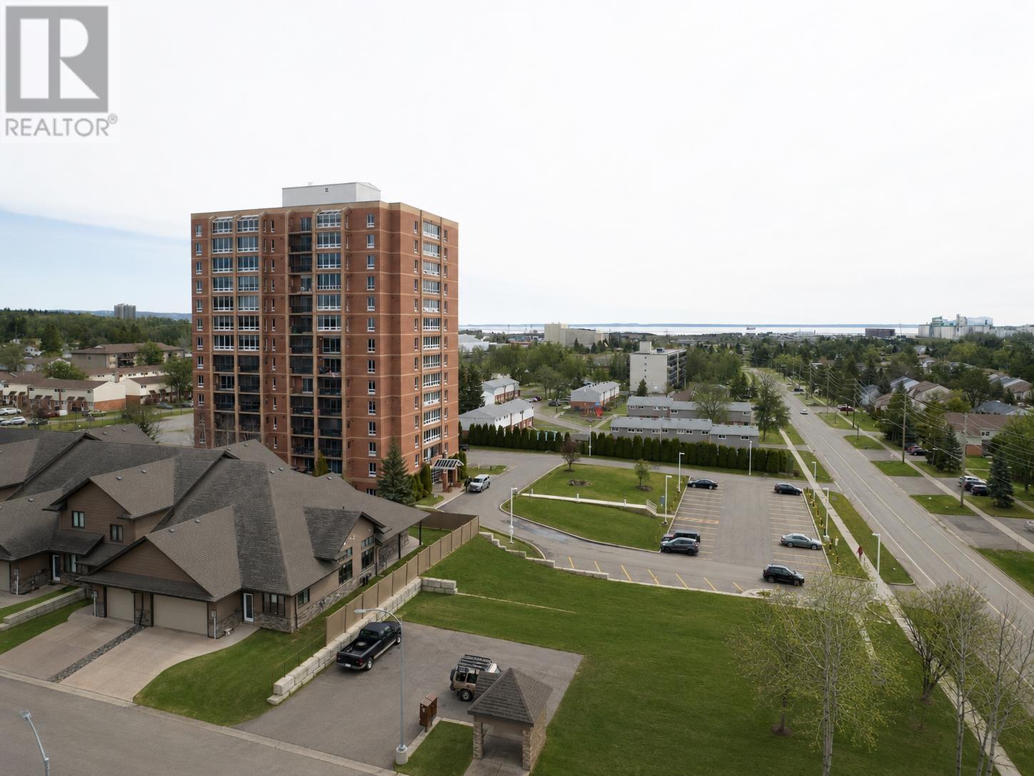 802 590 Beverly St, Thunder Bay, Ontario  P7B 6H1 - Photo 2 - TB2601588