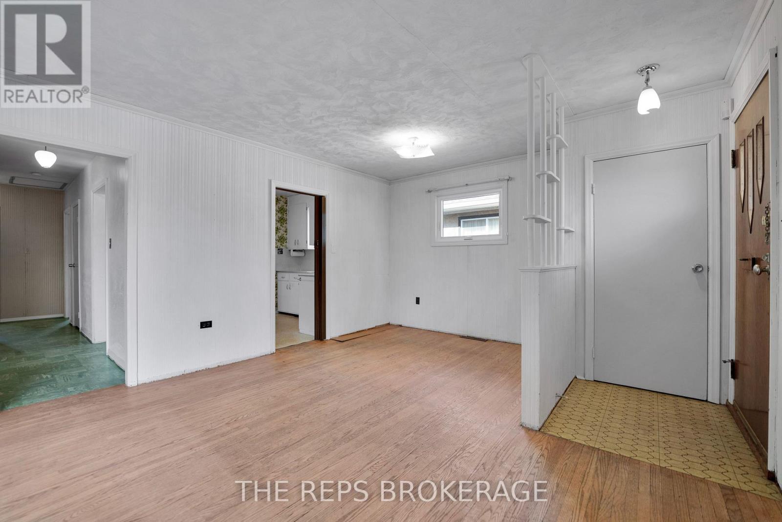 301 Knox Crescent, Ottawa, Ontario  K1G 0K9 - Photo 12 - X13492730
