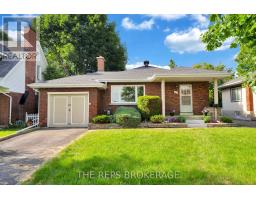 301 KNOX CRESCENT, Ottawa, Ontario