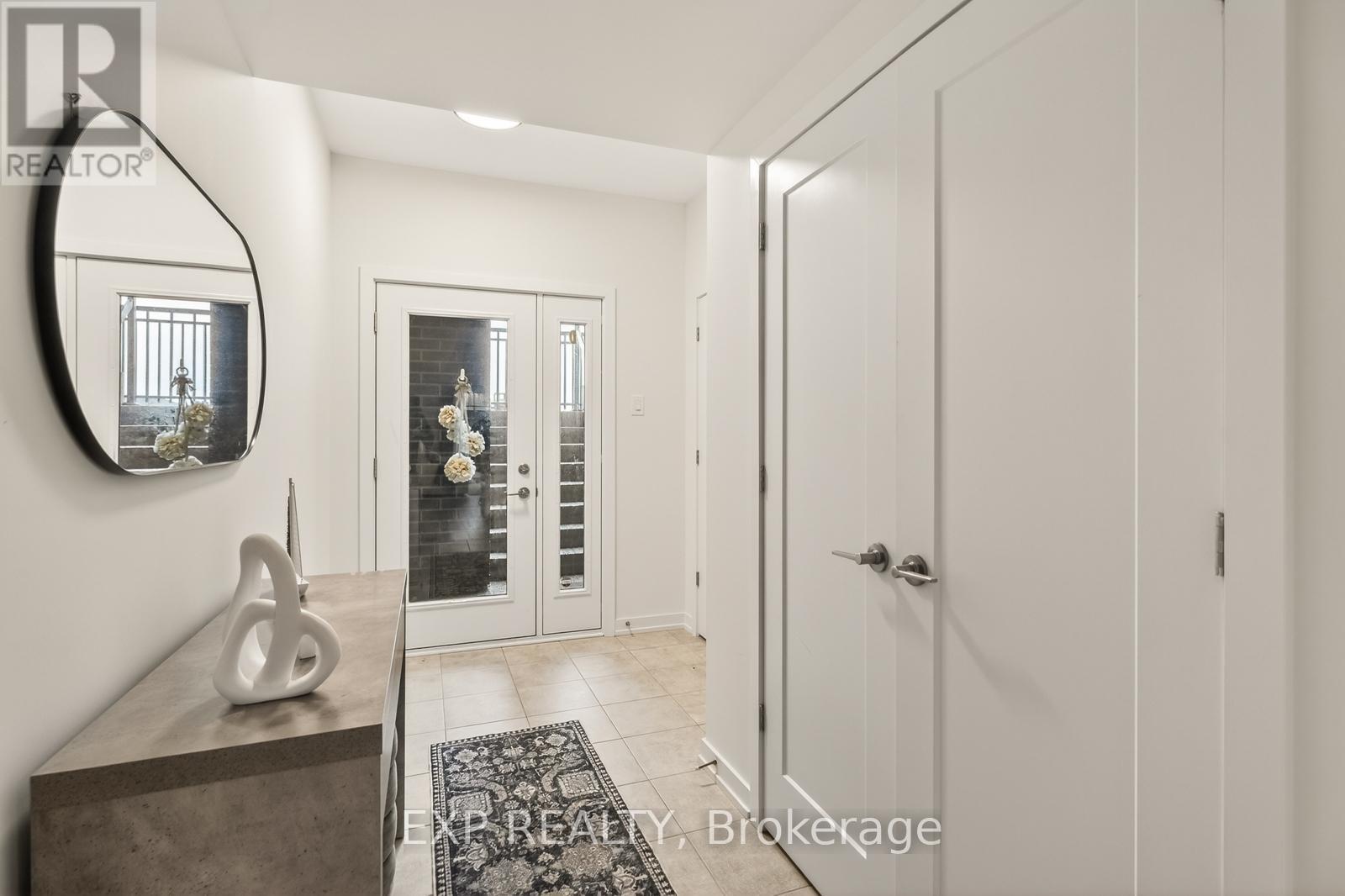 D - 810 Roger Griffiths Avenue, Ottawa, Ontario  K2S 3A9 - Photo 2 - X13492760
