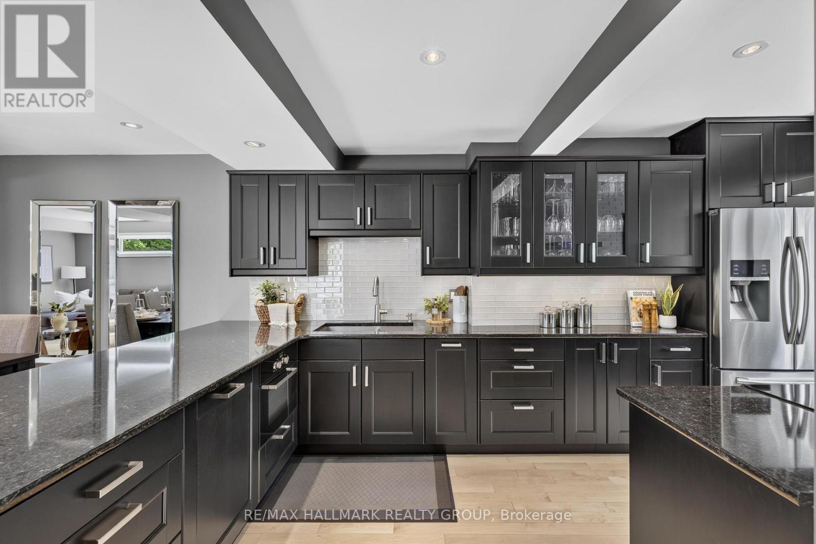 1265 Coldrey Avenue, Ottawa, Ontario  K1Z 7P6 - Photo 8 - X13488950