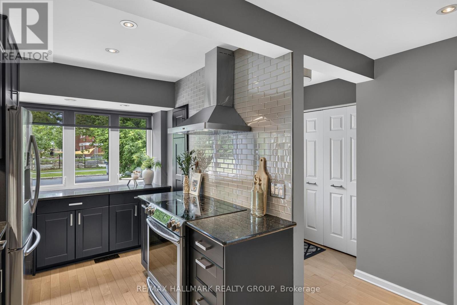1265 Coldrey Avenue, Ottawa, Ontario  K1Z 7P6 - Photo 6 - X13488950
