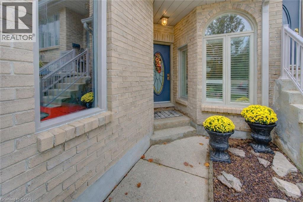 225 Benjamin Road Unit# 61, Waterloo, Ontario  N2V 1Z3 - Photo 2 - 40810369