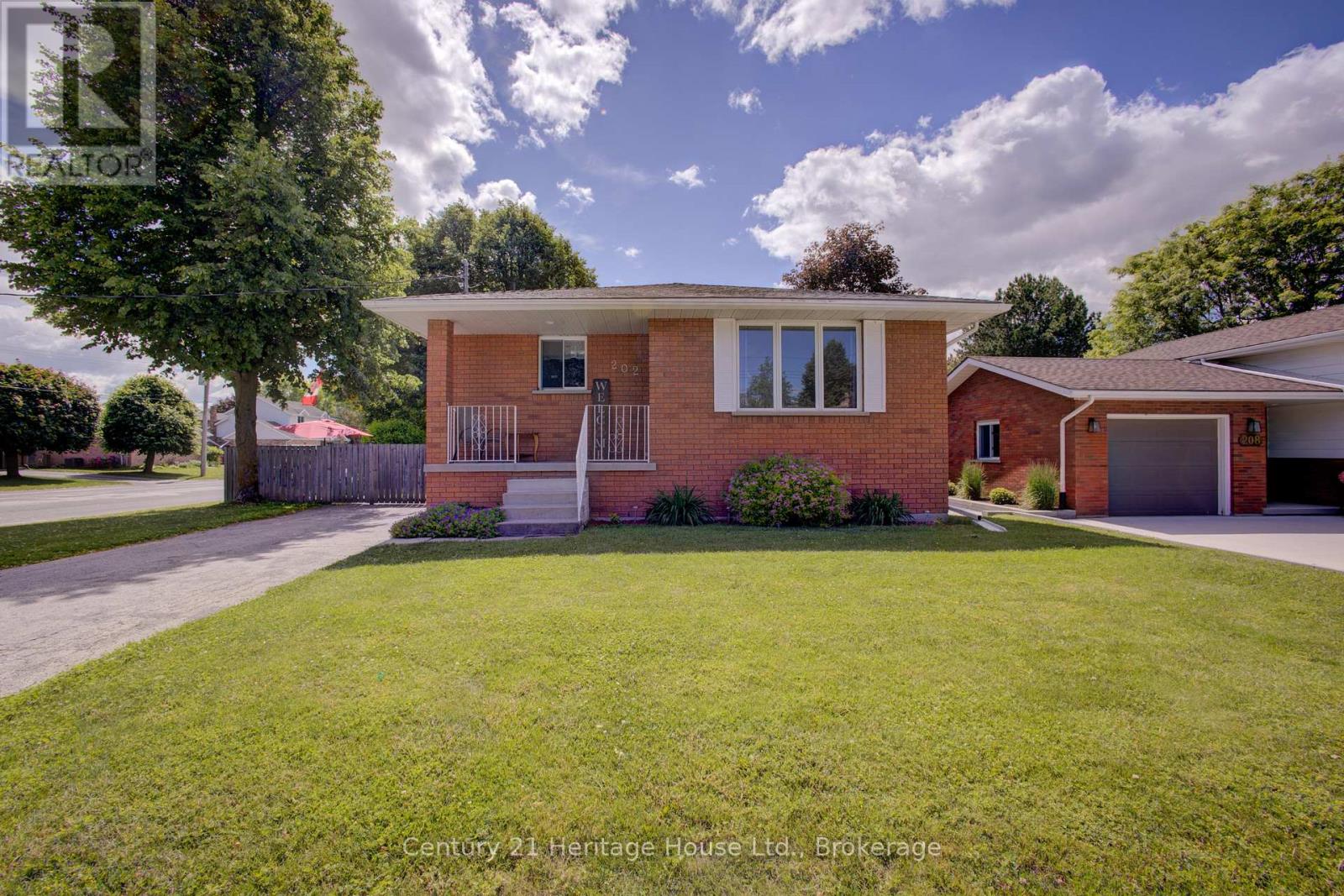202 15TH AVENUE, hanover, Ontario