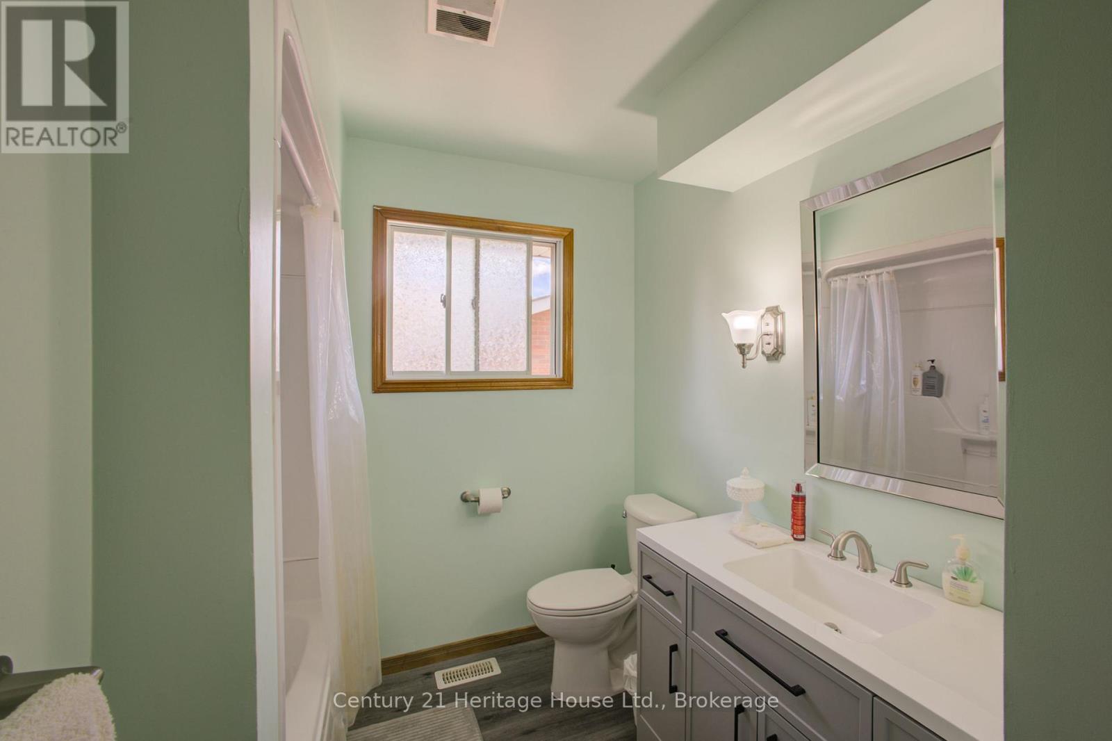 202 15th Avenue, Hanover, Ontario  N4N 3L4 - Photo 17 - X13492640