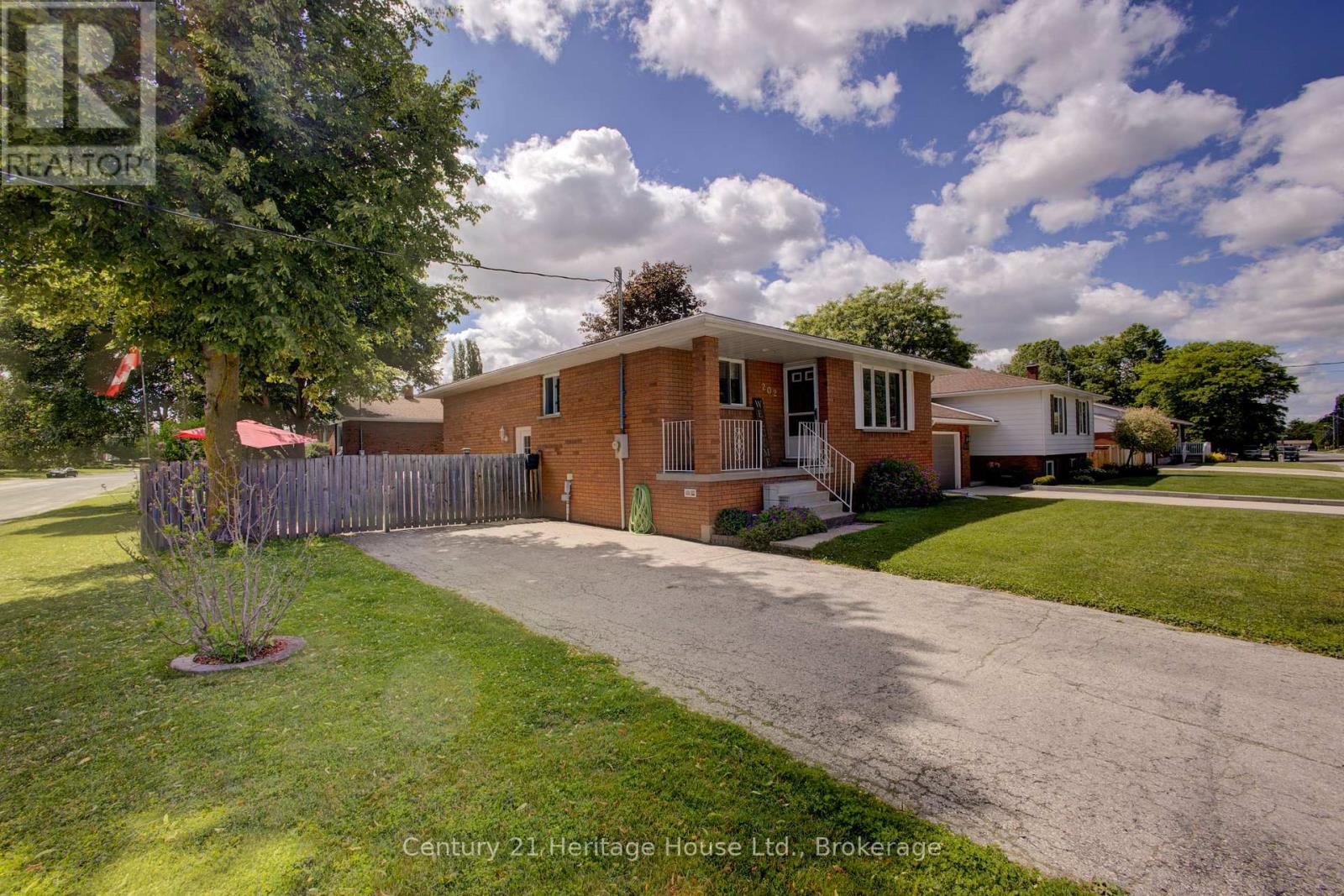 202 15th Avenue, Hanover, Ontario  N4N 3L4 - Photo 3 - X13492640