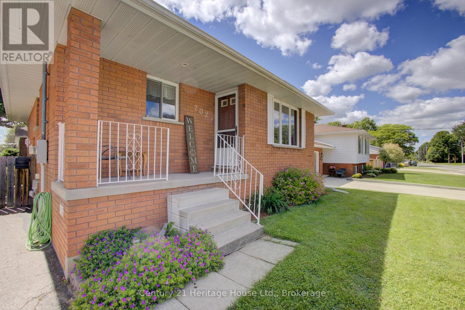 202 15th Avenue, Hanover, Ontario  N4N 3L4 - Photo 4 - X13492640