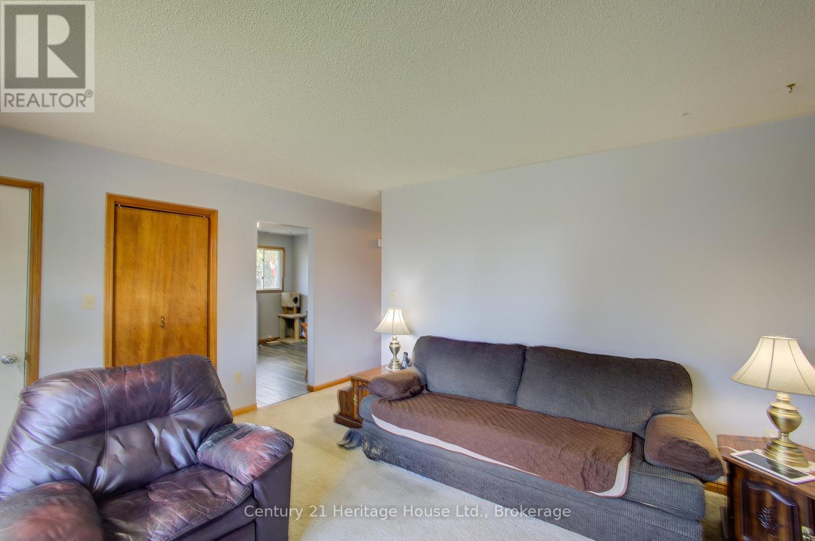 202 15th Avenue, Hanover, Ontario  N4N 3L4 - Photo 8 - X13492640