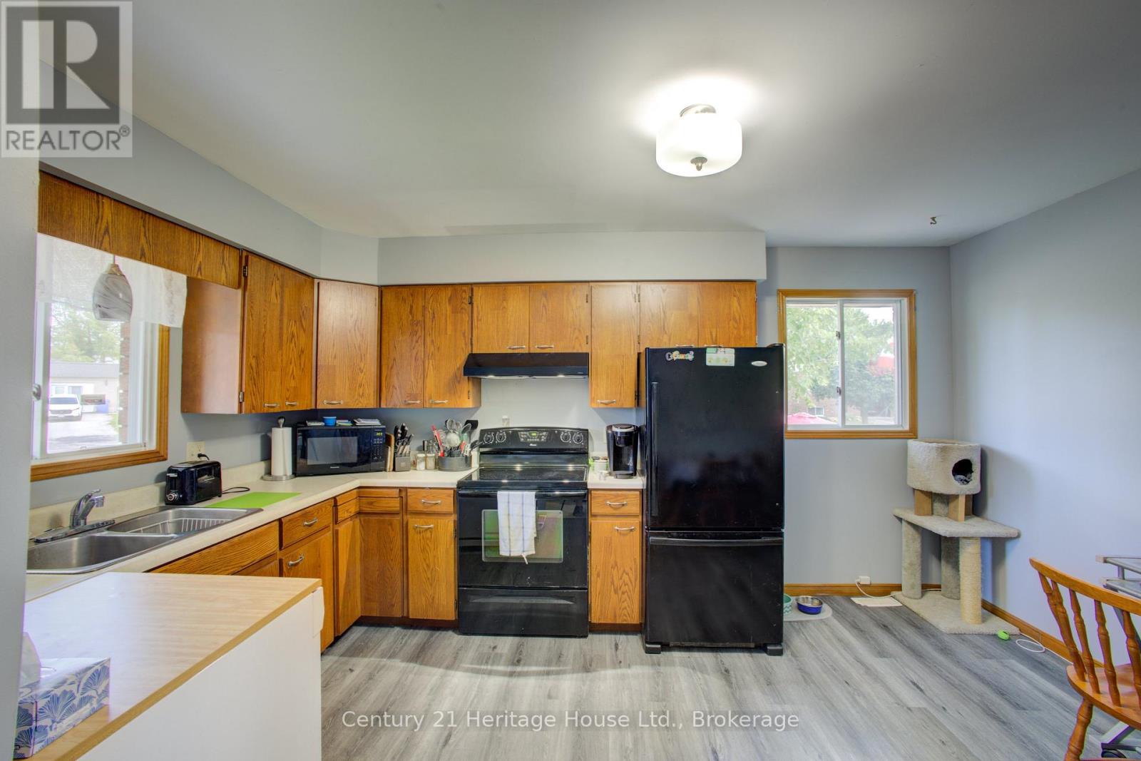 202 15th Avenue, Hanover, Ontario  N4N 3L4 - Photo 9 - X13492640