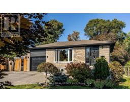 LOWER - 18 BOULDING DRIVE, Aurora, Ontario
