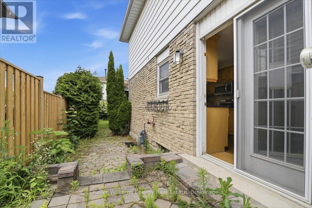 406 Vega Street, Oshawa, Ontario  L1K 1E6 - Photo 29 - E13490294