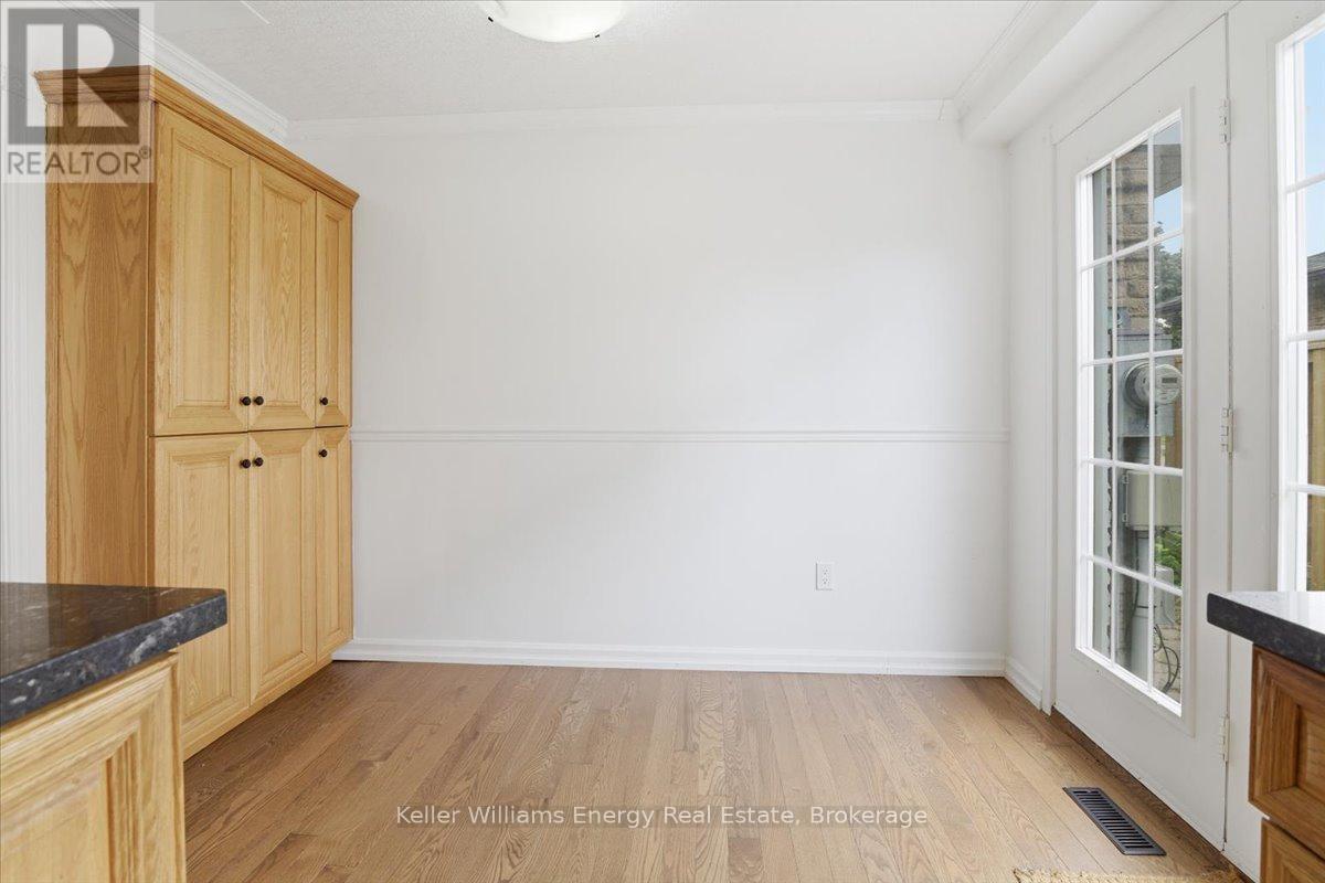 406 Vega Street, Oshawa, Ontario  L1K 1E6 - Photo 7 - E13490294