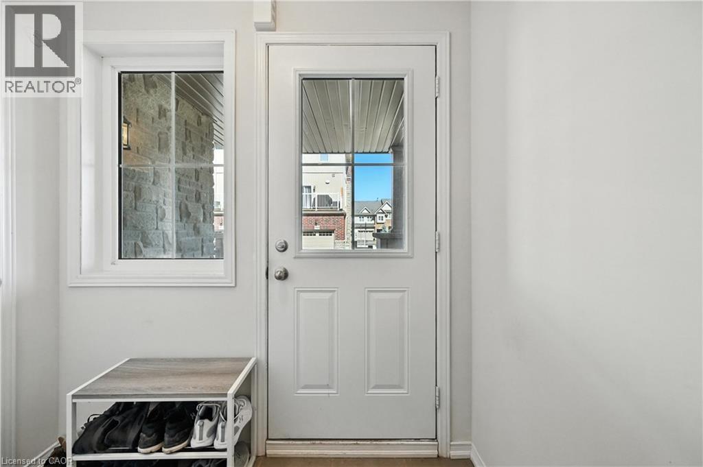 5016 Desantis Drive, Beamsville, Ontario  L0R 1B2 - Photo 4 - 40843042