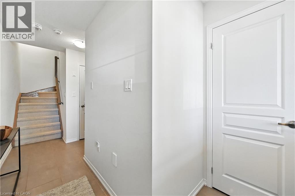5016 Desantis Drive, Beamsville, Ontario  L0R 1B2 - Photo 6 - 40843042