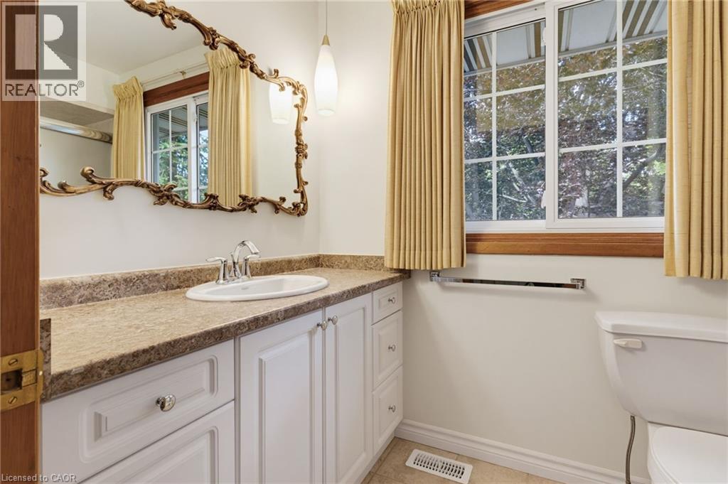 258 Camelot Drive, Burlington, Ontario  L7L 2G1 - Photo 35 - 40842455