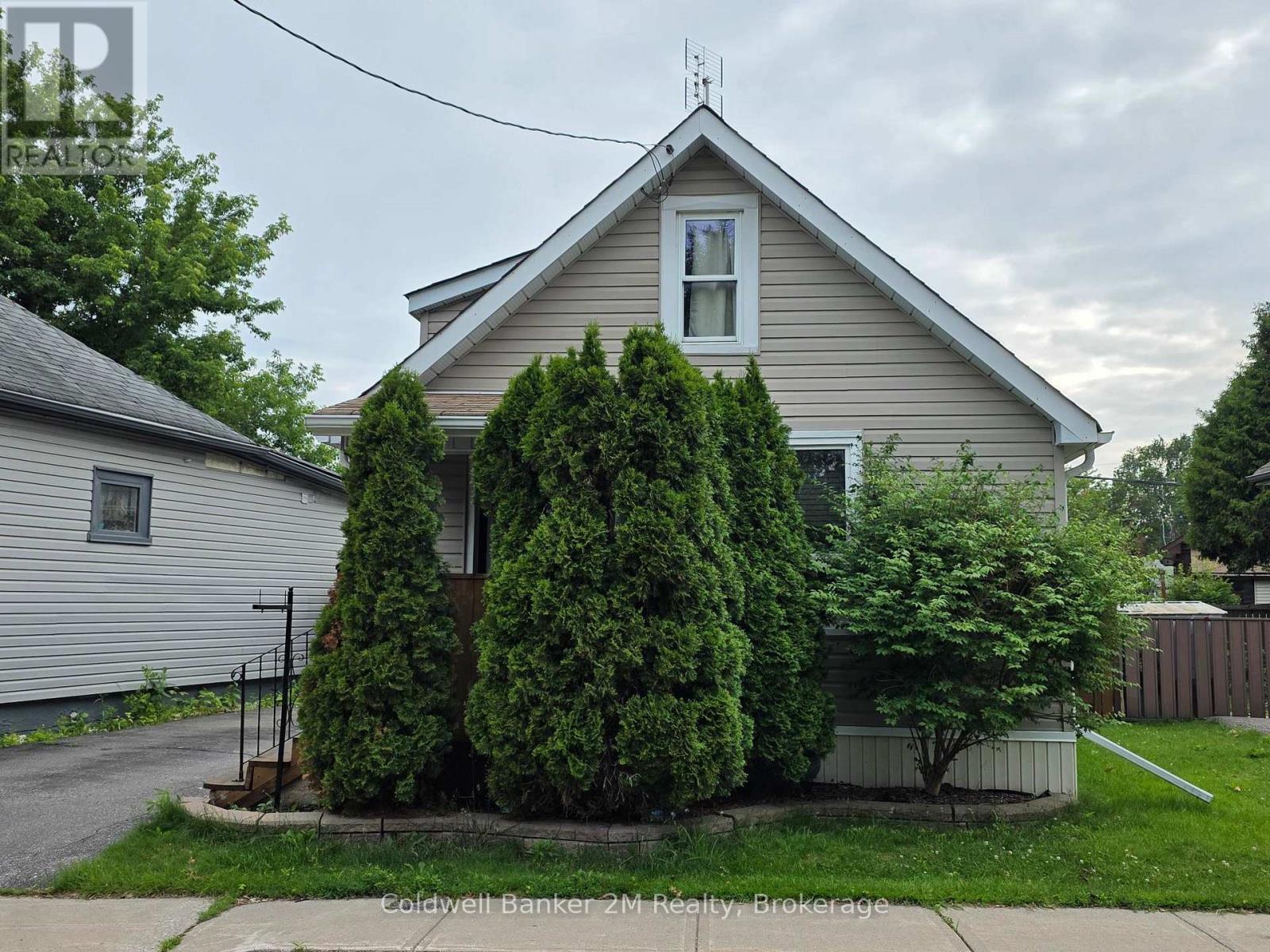 300 Haig Street, Oshawa, Ontario  L1G 5N8 - Photo 2 - E13492980