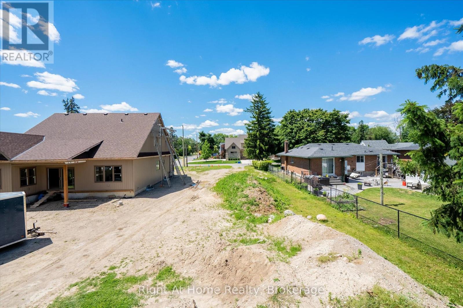 21 Eastwood Avenue N, Oshawa, Ontario  L1G 3Y5 - Photo 7 - E13493020
