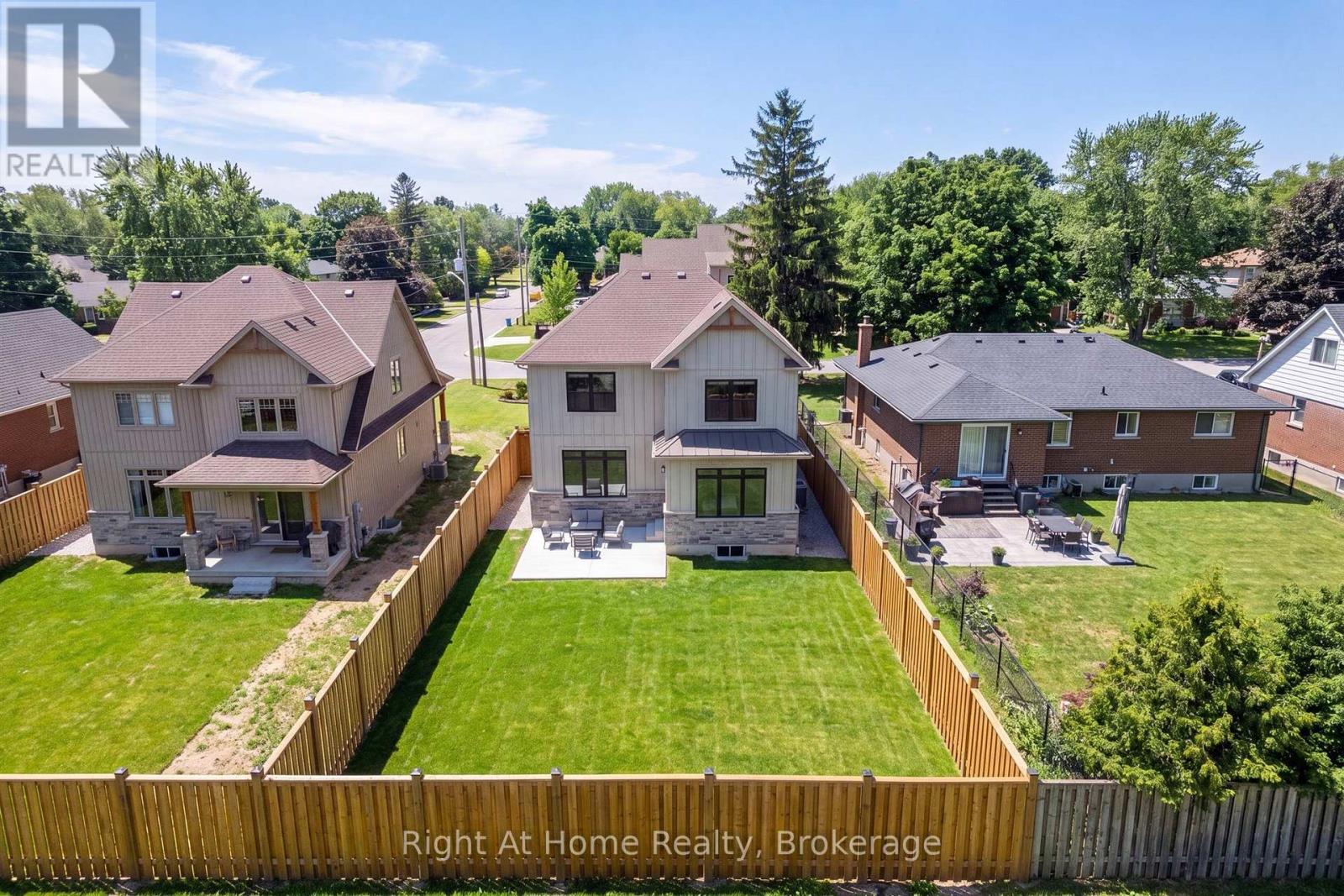 21 Eastwood Avenue N, Oshawa, Ontario  L1G 3Y5 - Photo 8 - E13493020