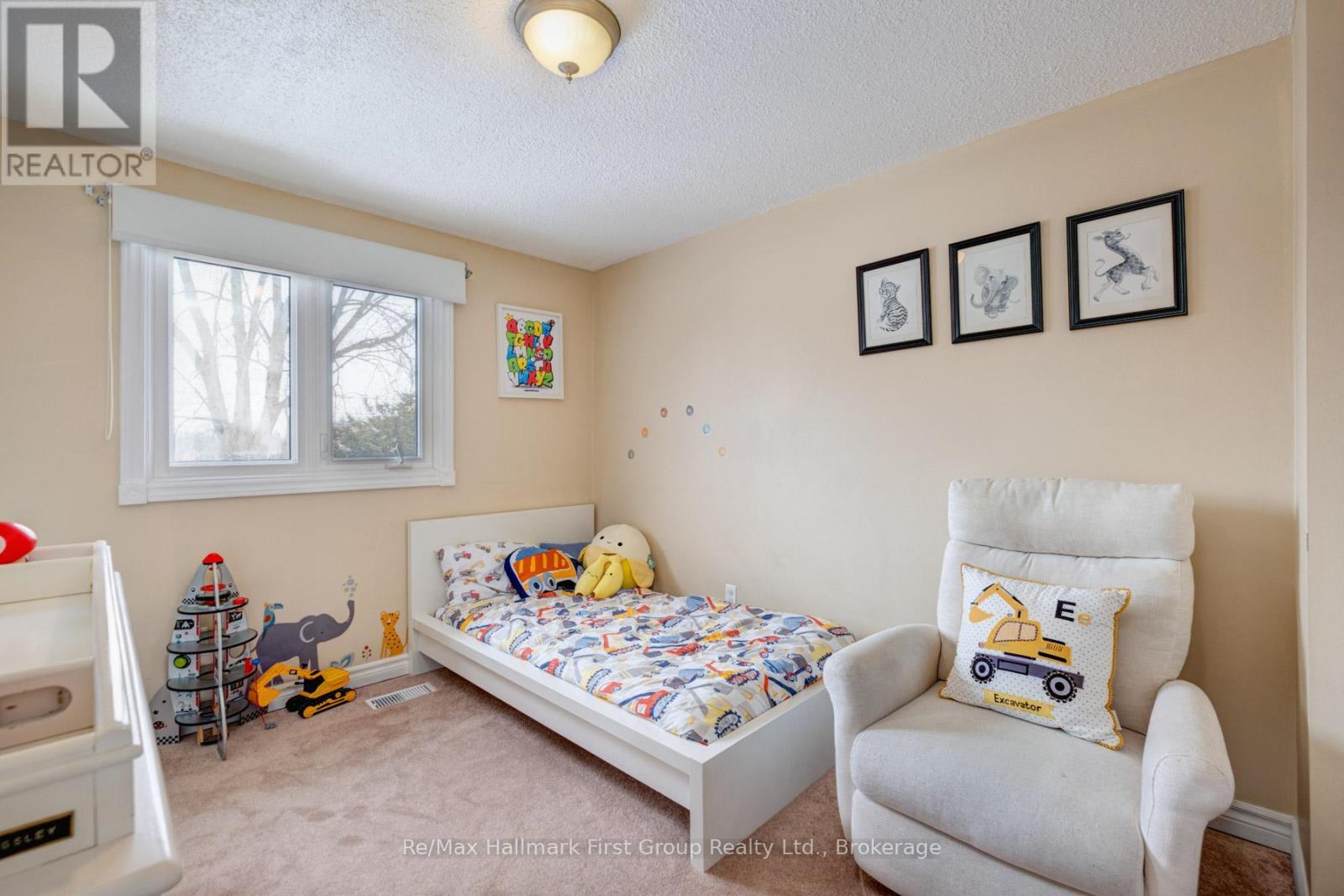 565 Birkdale Street, Oshawa, Ontario  L1H 8C3 - Photo 13 - E13493138