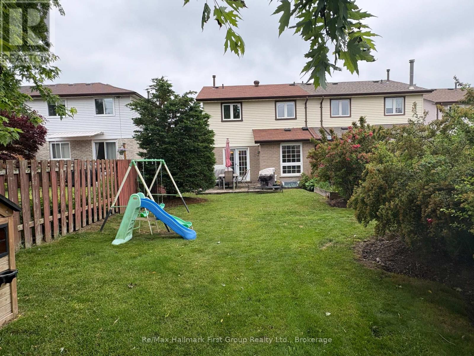 565 Birkdale Street, Oshawa, Ontario  L1H 8C3 - Photo 2 - E13493138