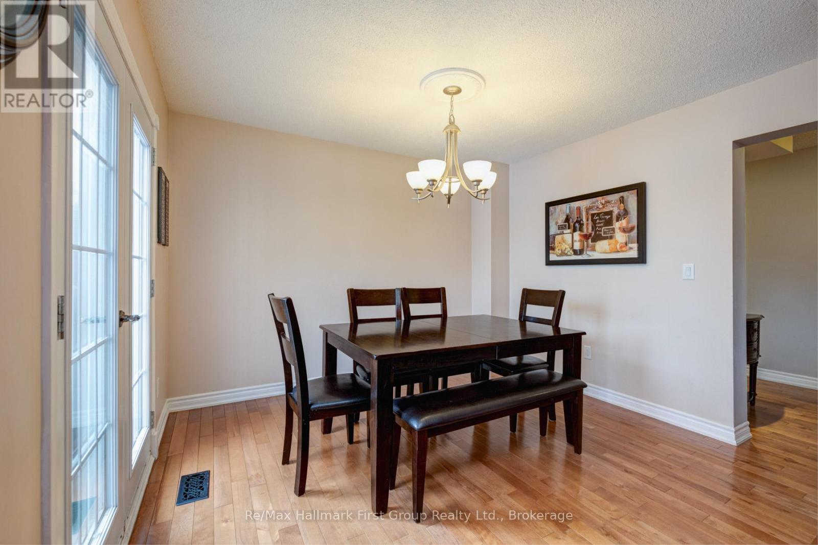 565 Birkdale Street, Oshawa, Ontario  L1H 8C3 - Photo 9 - E13493138