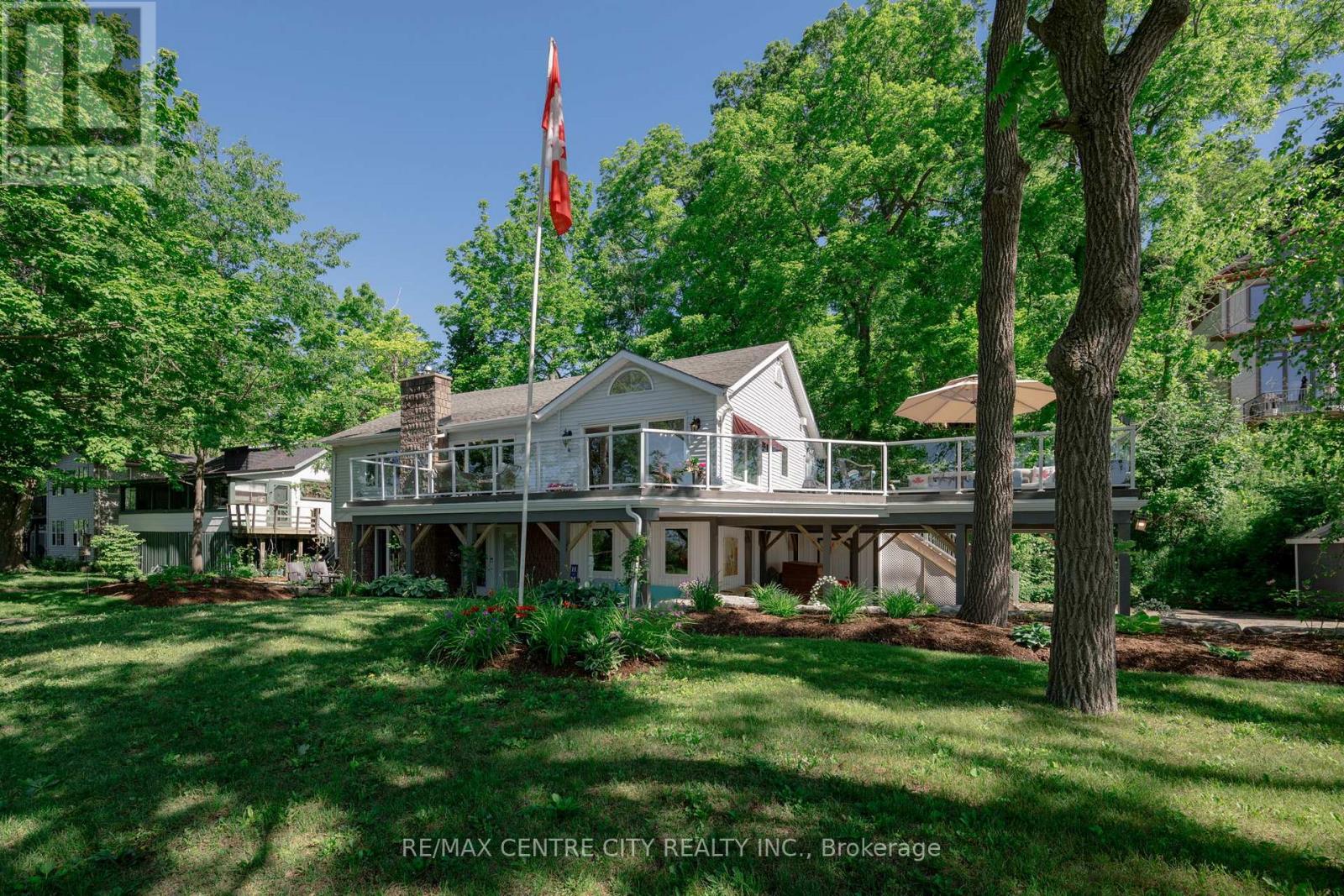 547 EDITH CAVELL BOULEVARD, Central Elgin, Ontario