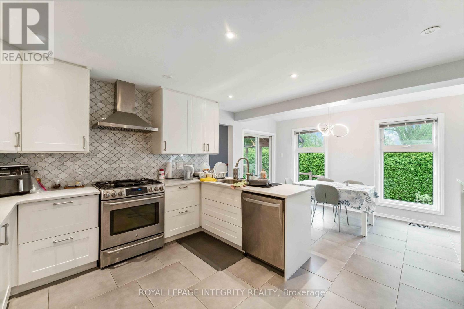 48 Depper Place, Ottawa, Ontario  K1T 3L4 - Photo 8 - X13492798