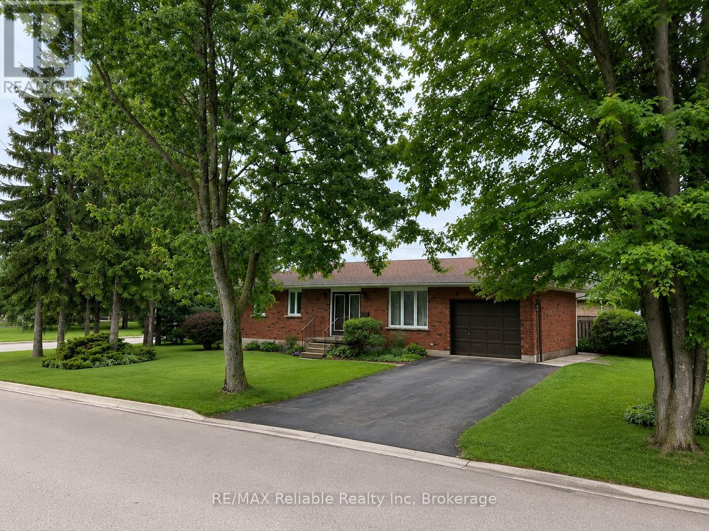 31 Cobourg Street, West Perth, Ontario  N0K 1N0 - Photo 1 - X12924938