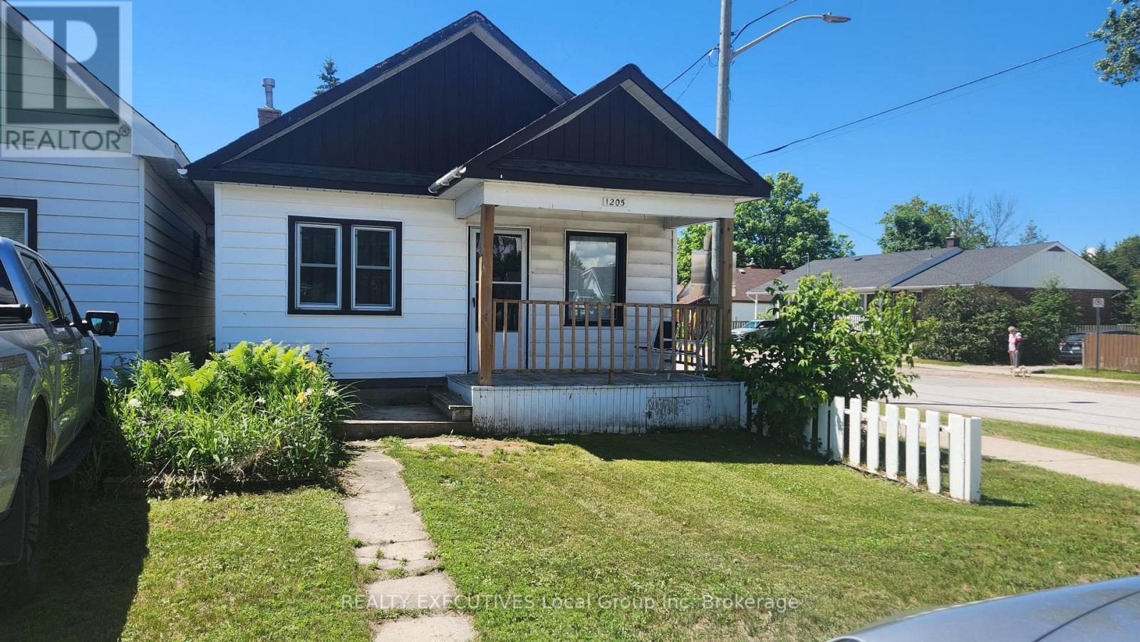 1205 High Street, North Bay, Ontario  P1B 6T3 - Photo 1 - X13492934