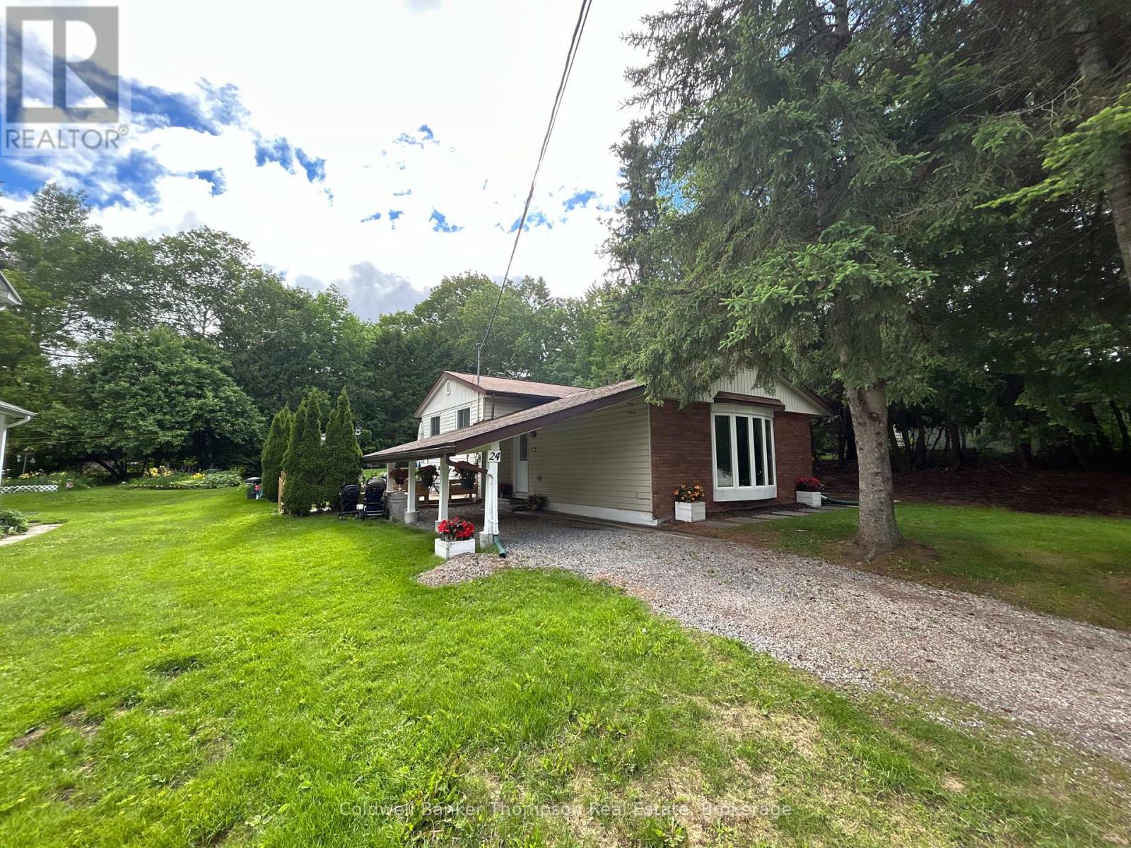 24 CENTRE STREET N, Huntsville, Ontario