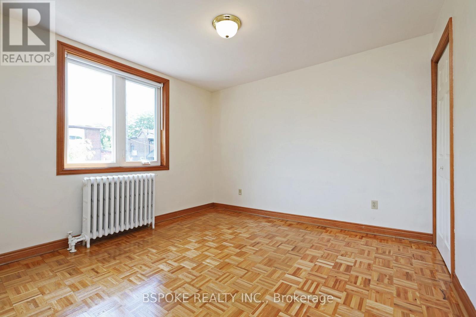 Upper - 68 Roxton Road, Toronto, Ontario  M6J 2Y2 - Photo 12 - C13492812