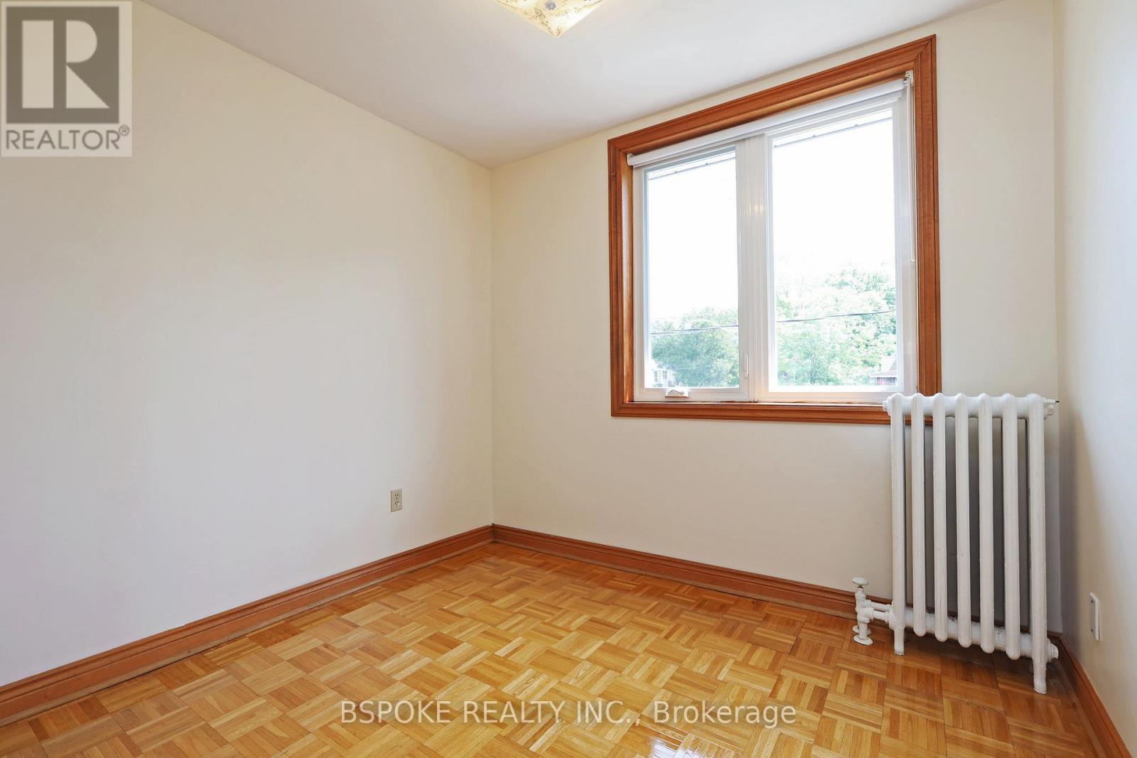 Upper - 68 Roxton Road, Toronto, Ontario  M6J 2Y2 - Photo 14 - C13492812