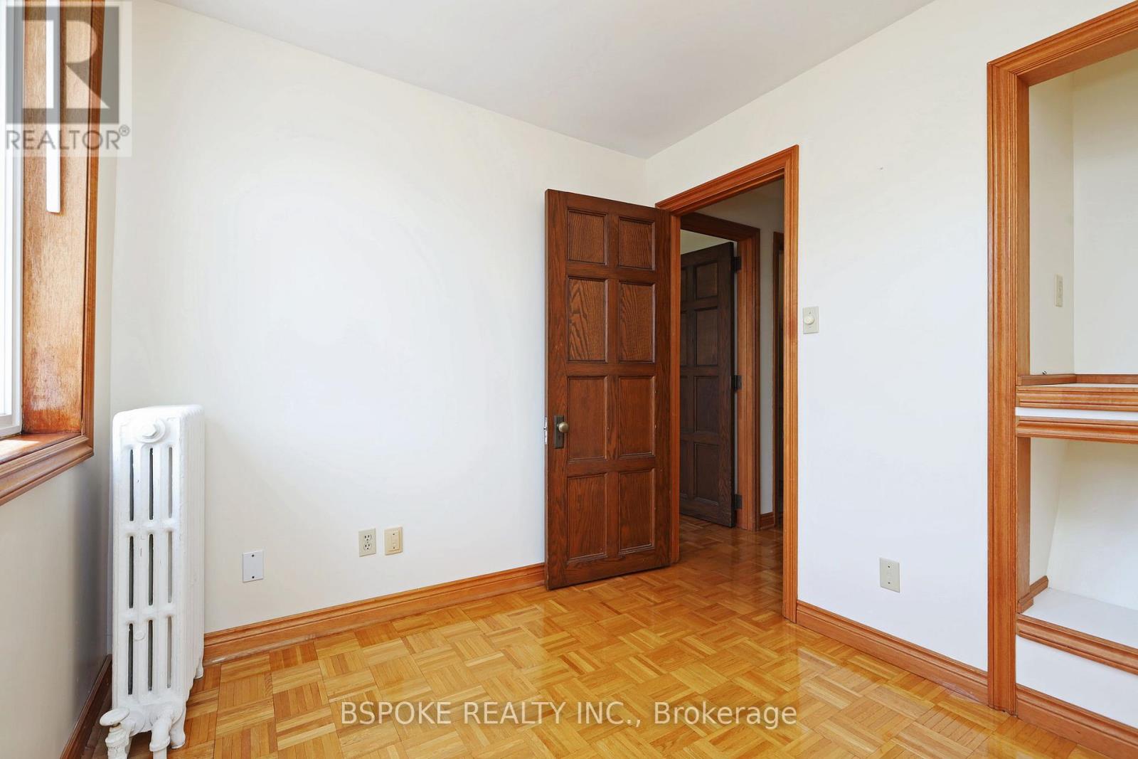 Upper - 68 Roxton Road, Toronto, Ontario  M6J 2Y2 - Photo 15 - C13492812