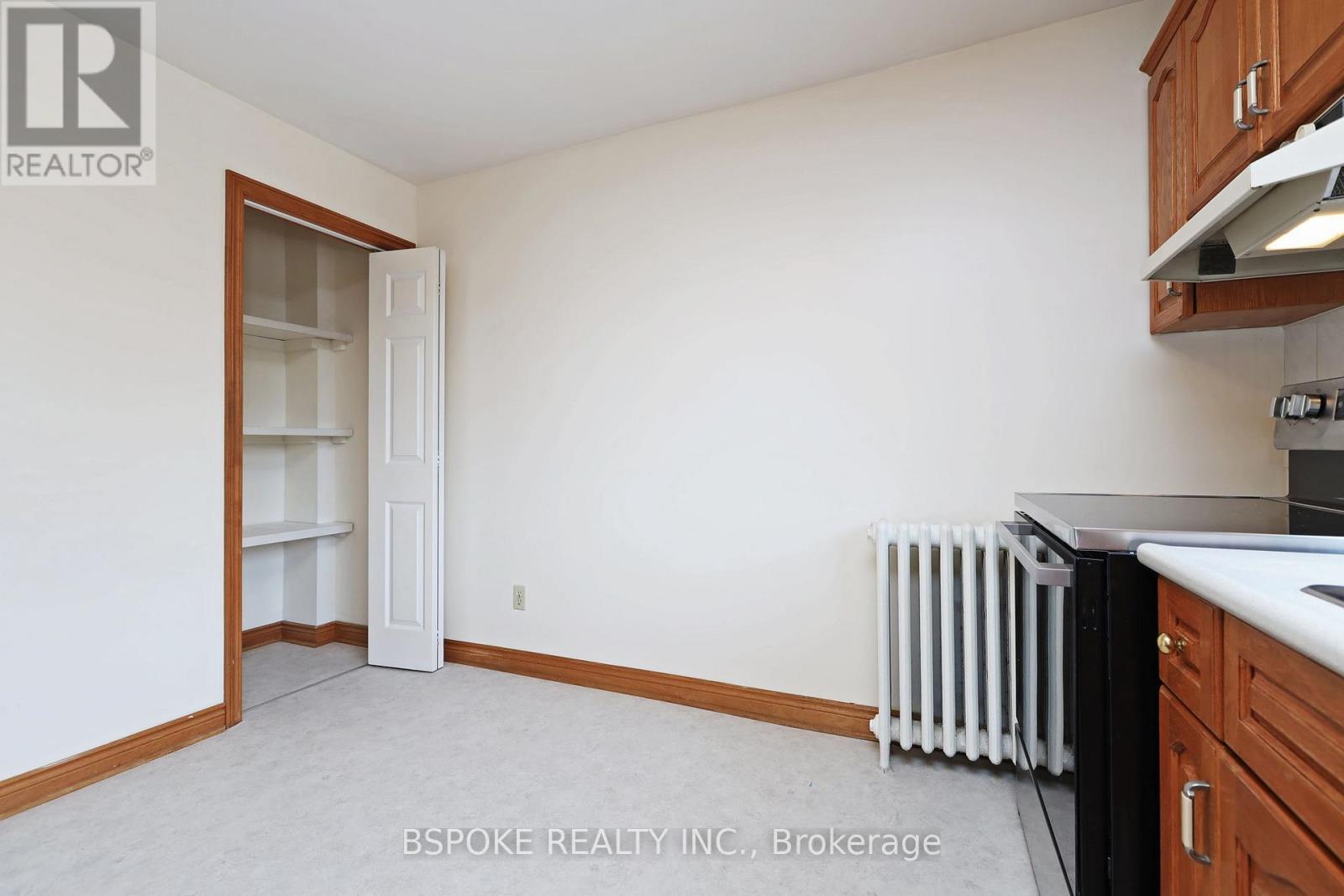 Upper - 68 Roxton Road, Toronto, Ontario  M6J 2Y2 - Photo 8 - C13492812