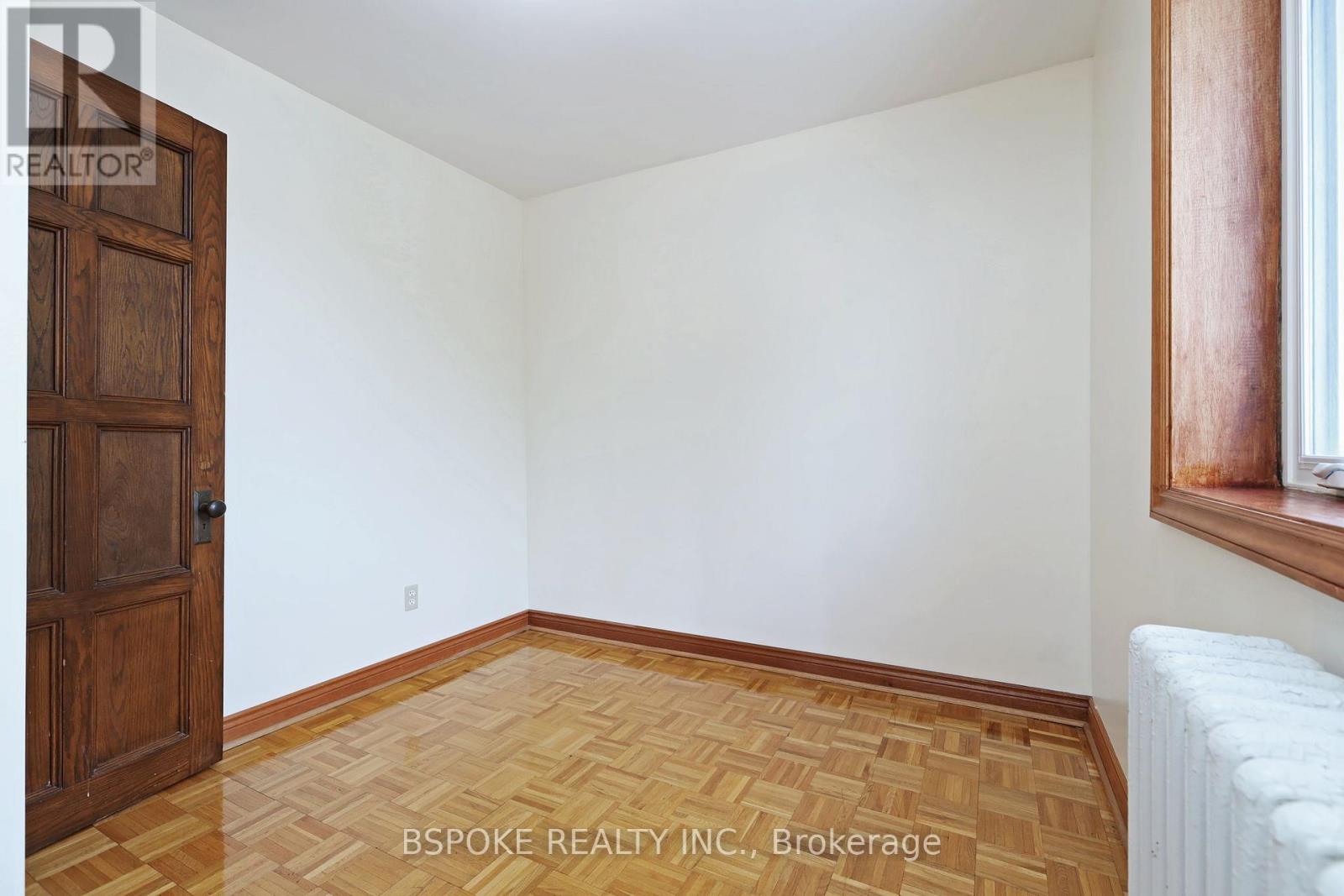 Upper - 68 Roxton Road, Toronto, Ontario  M6J 2Y2 - Photo 9 - C13492812