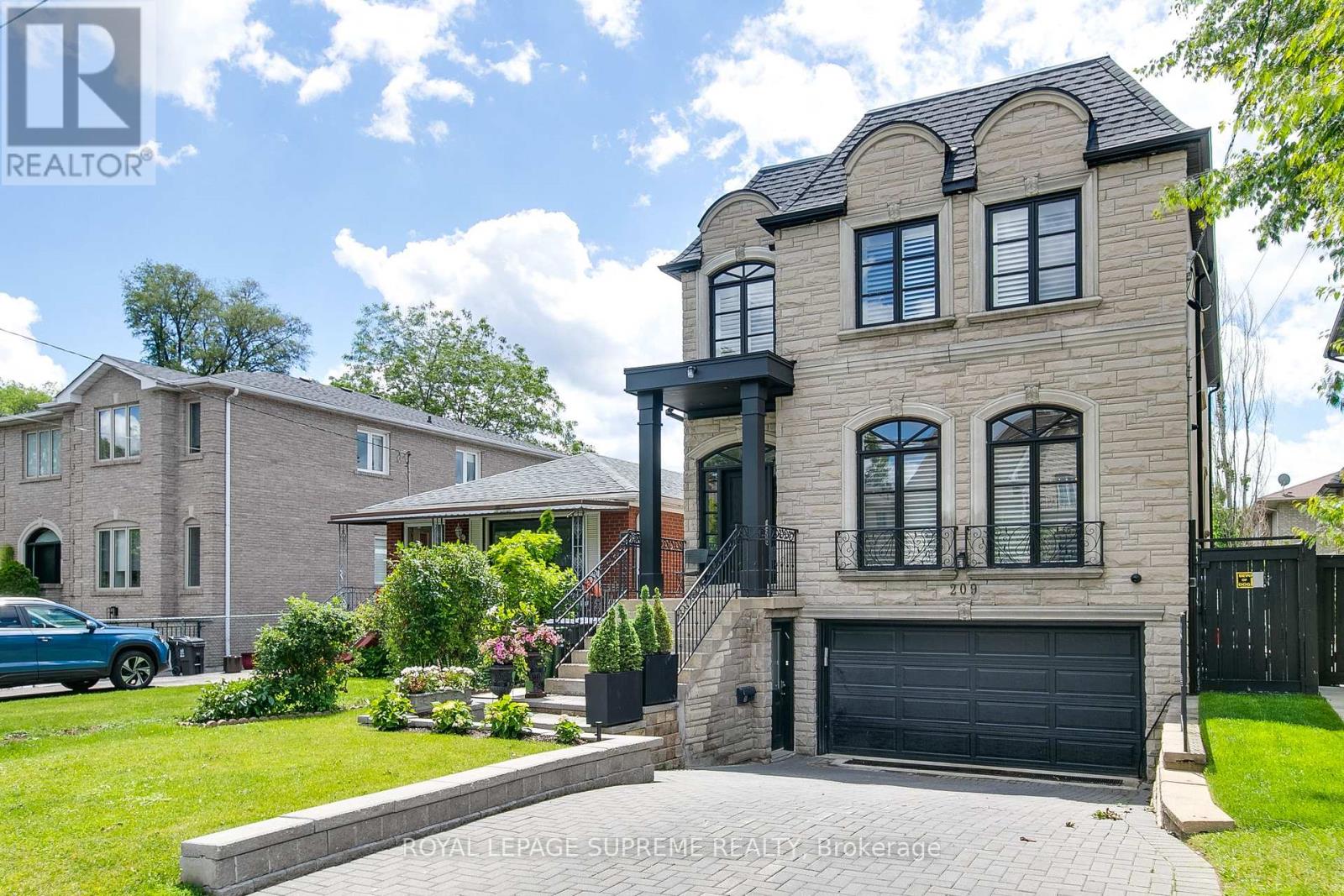 209 CARMICHAEL AVENUE, Toronto, Ontario