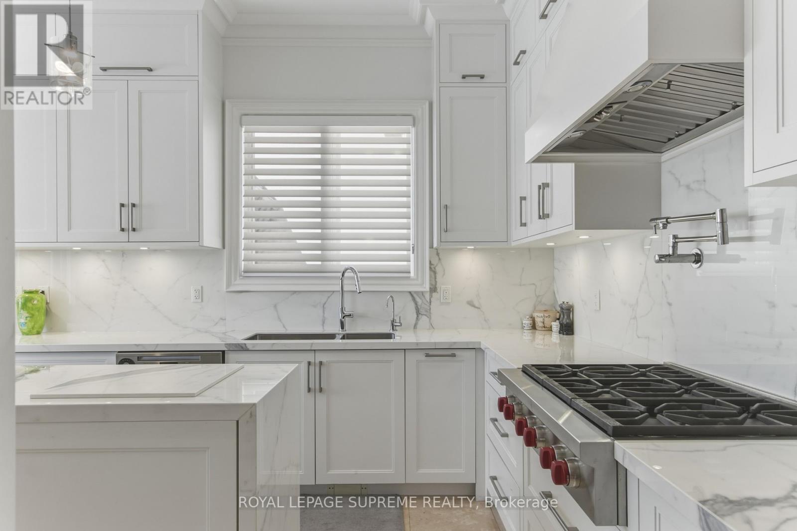 209 Carmichael Avenue, Toronto, Ontario  M5M 2X2 - Photo 18 - C13492862
