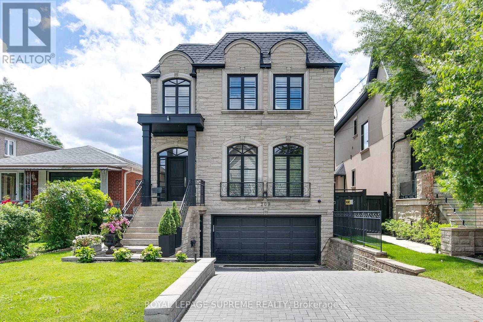209 Carmichael Avenue, Toronto, Ontario  M5M 2X2 - Photo 2 - C13492862