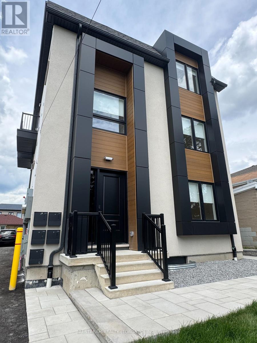 Unit 2 - 42 Bartley Drive, Toronto, Ontario  M4A 1B9 - Photo 12 - C13492956