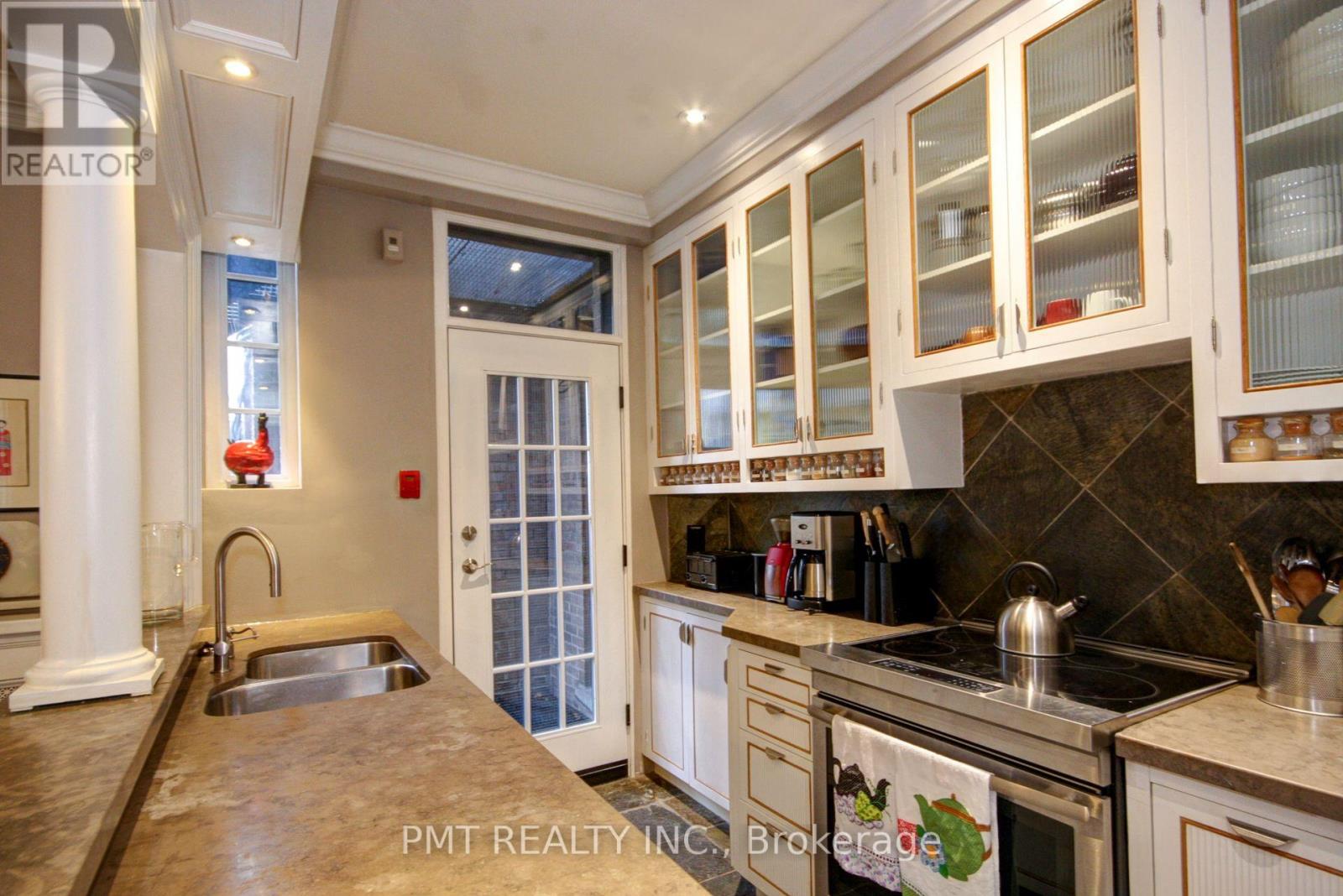 203 - 150 St. Clair Avenue W, Toronto, Ontario  M4V 1P6 - Photo 7 - C13493040