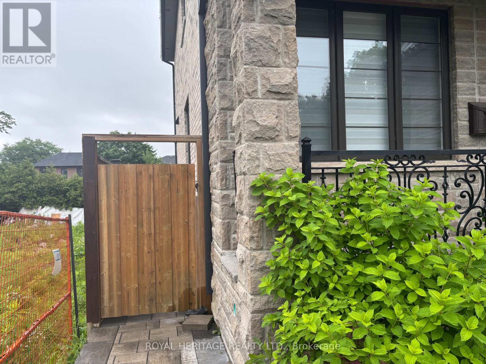 Basement Suite 1 - 57a Orchard Park Drive, Toronto, Ontario  M1E 3T6 - Photo 3 - E13492834