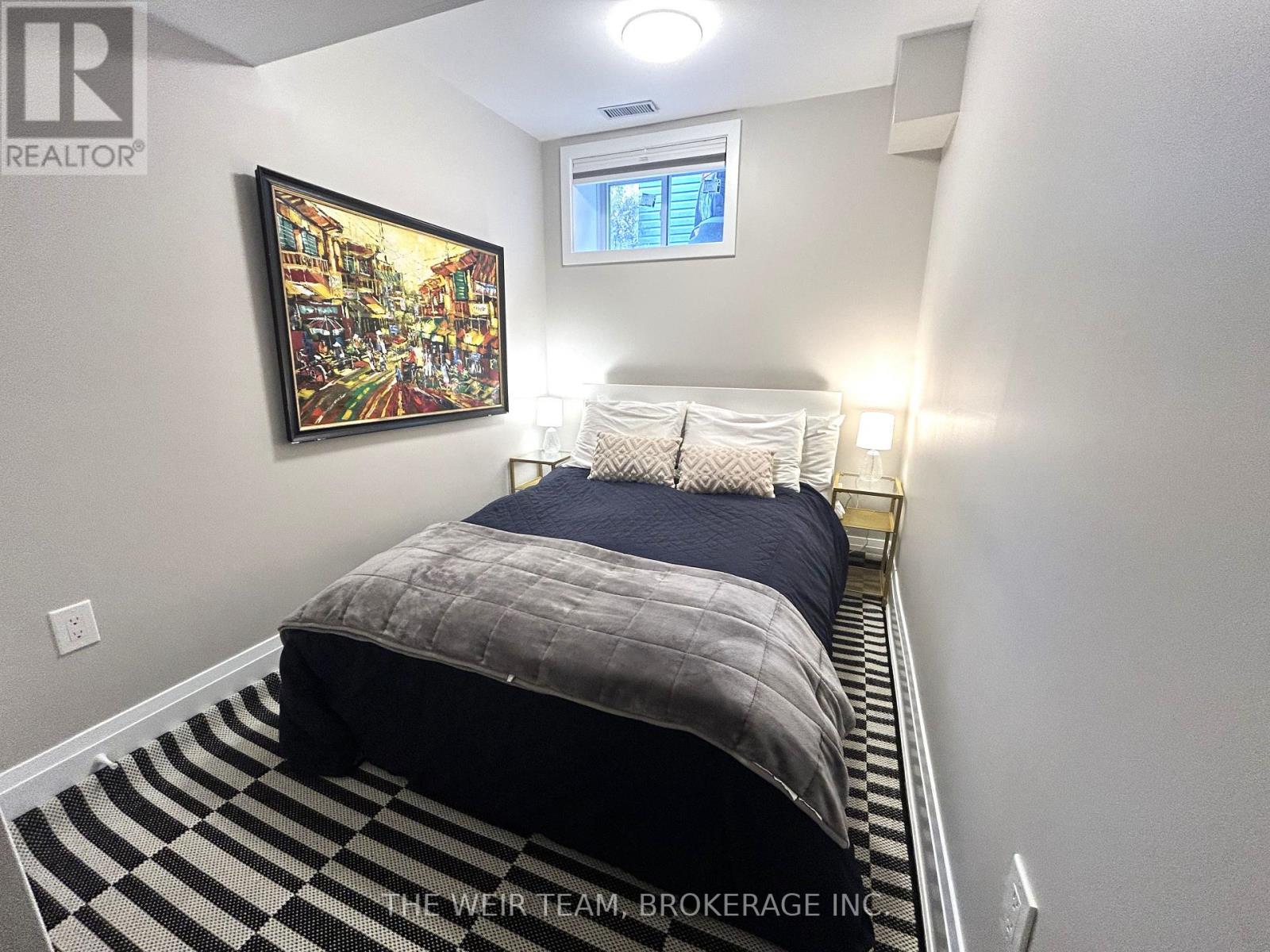Lower - 31 Heyworth Crescent, Toronto, Ontario  M4E 1T6 - Photo 8 - E13492944