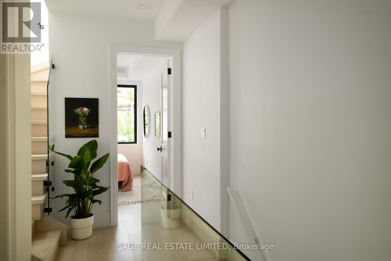 75 Allen Avenue, Toronto, Ontario  M4M 1T5 - Photo 17 - E13493112
