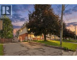 83 ORIOLE Parkway W, Elmira, Ontario
