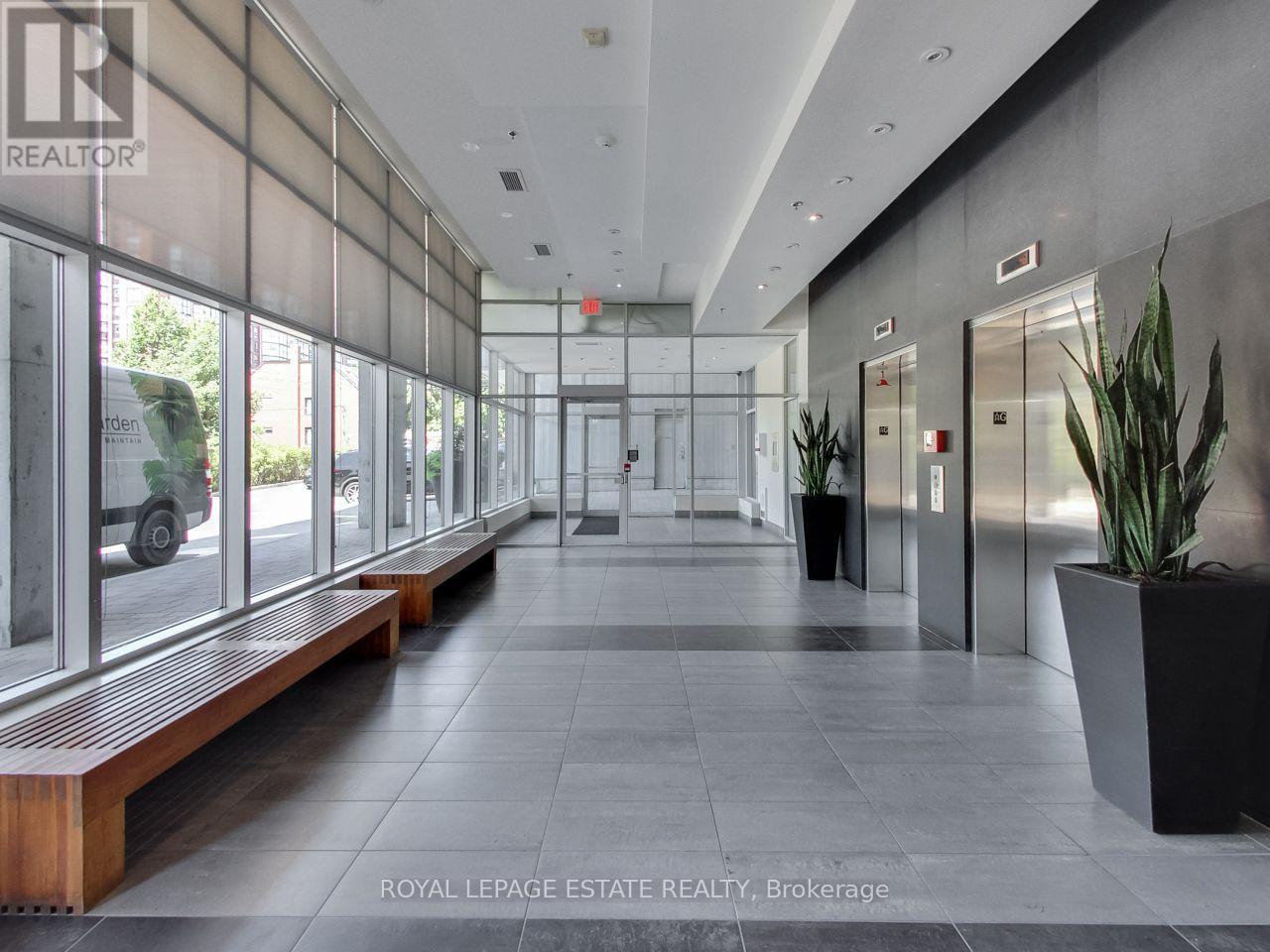 1002 - 60 Bathurst Street, Toronto, Ontario  M5V 2P4 - Photo 25 - C13489404